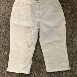 Croft & Barrow plus size 20 below knee length white shorts